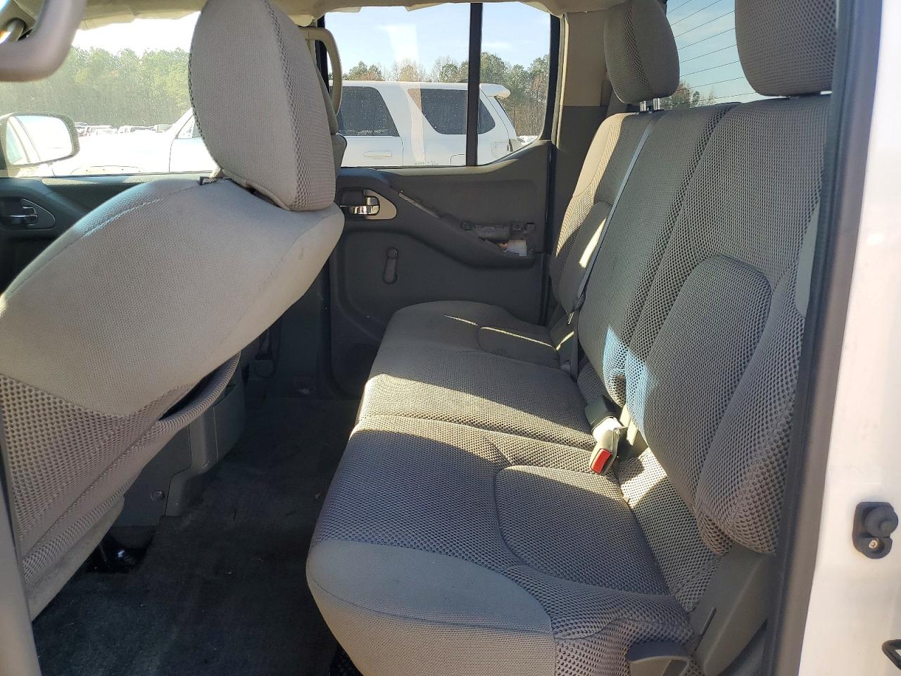 2011 NISSAN FRONTIER S photo 10