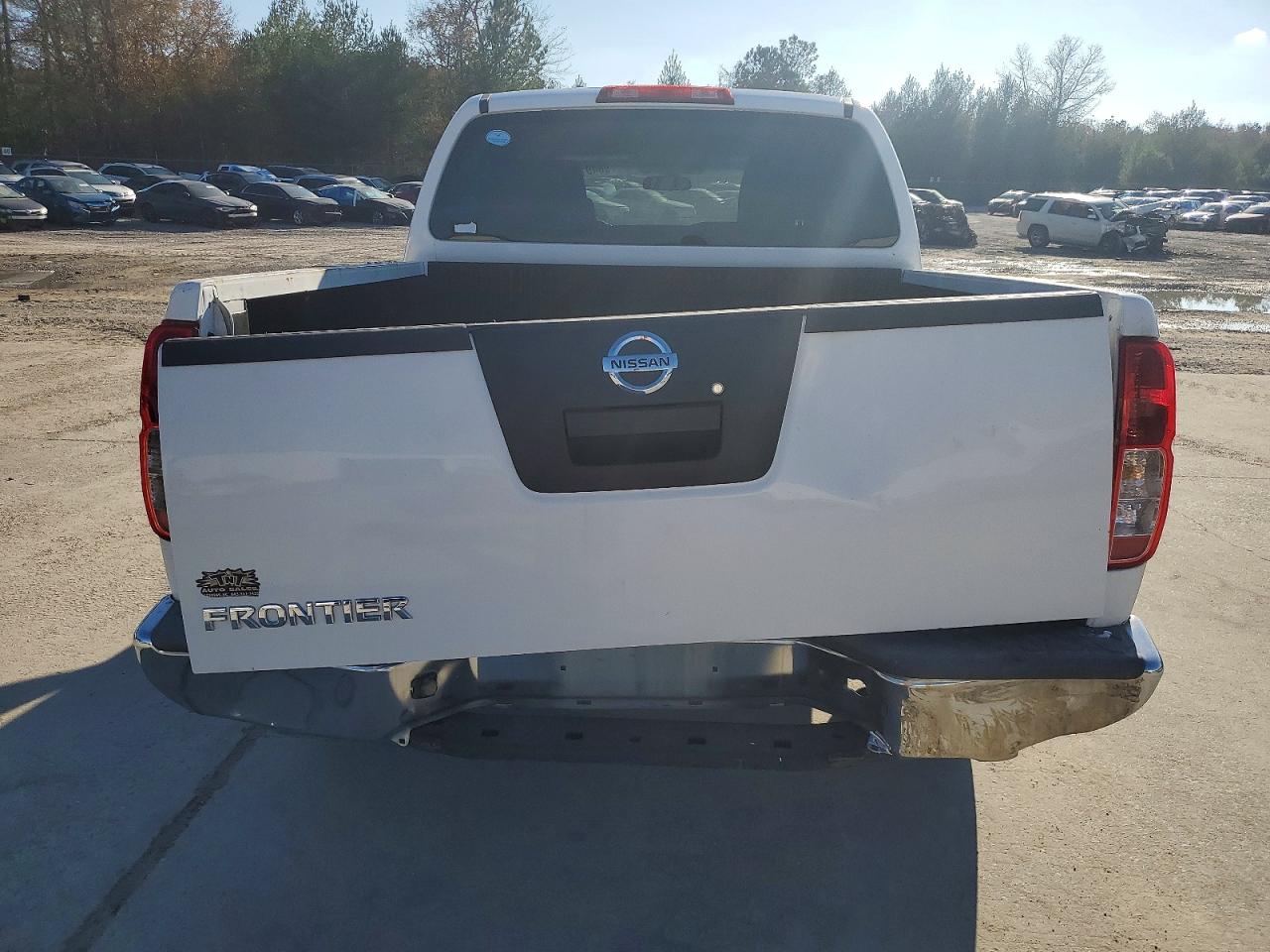 2011 NISSAN FRONTIER S photo 6