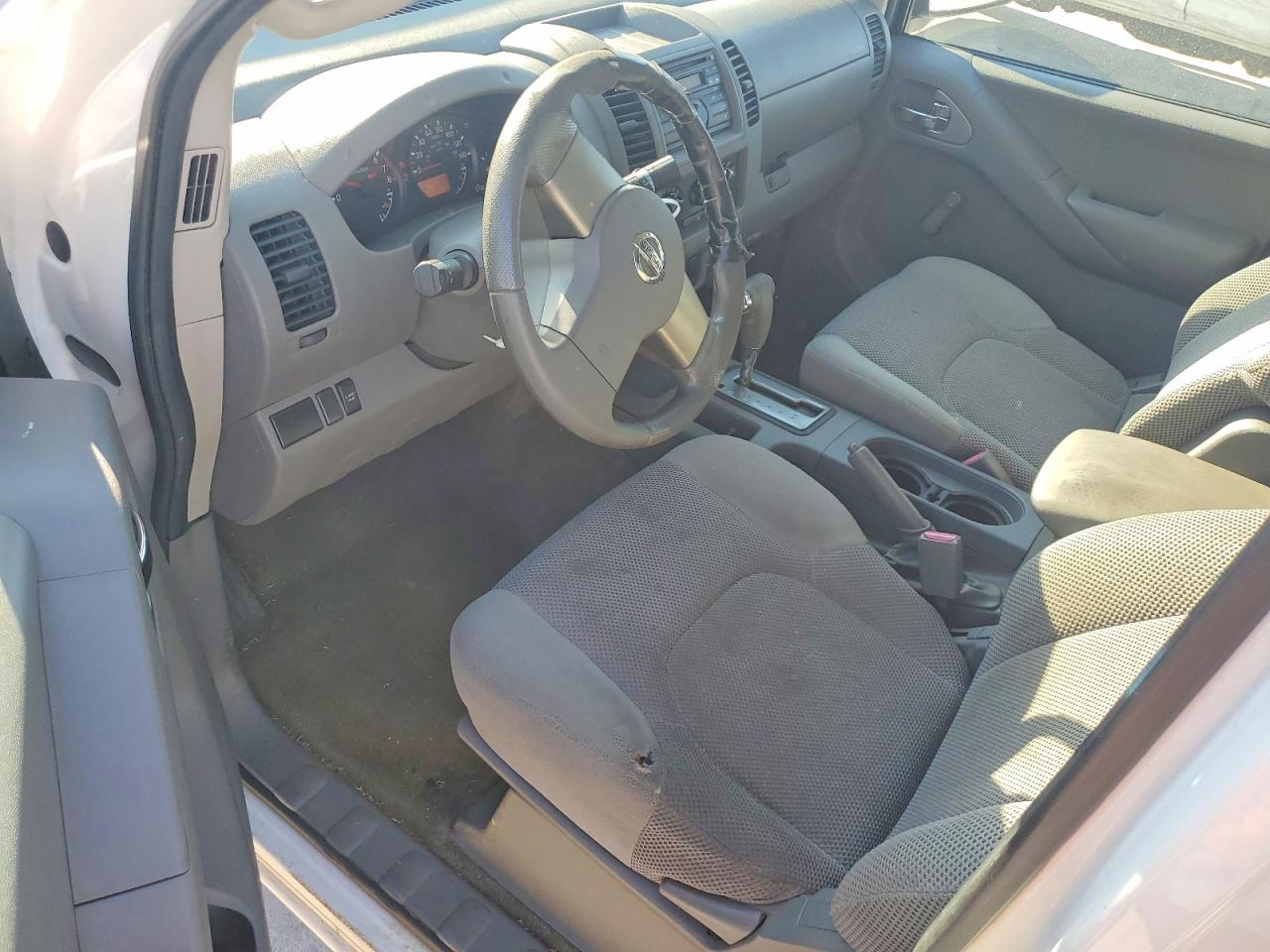 2011 NISSAN FRONTIER S photo 8