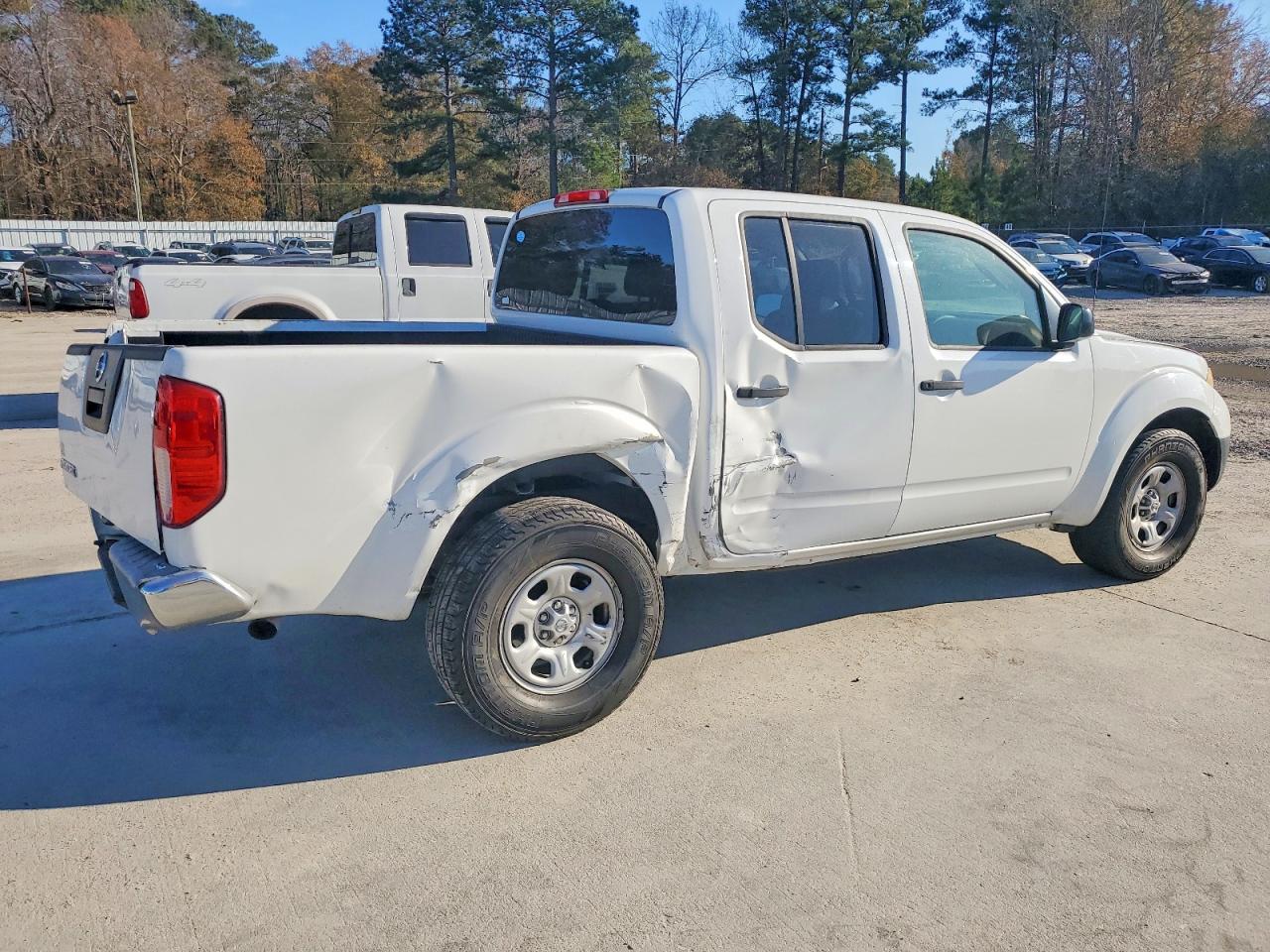 2011 NISSAN FRONTIER S photo 3