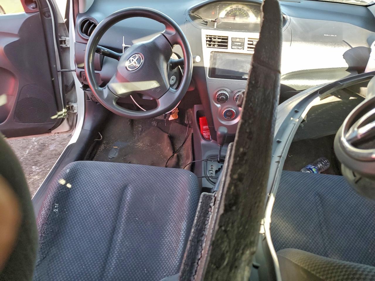 2007 TOYOTA YARIS photo 8