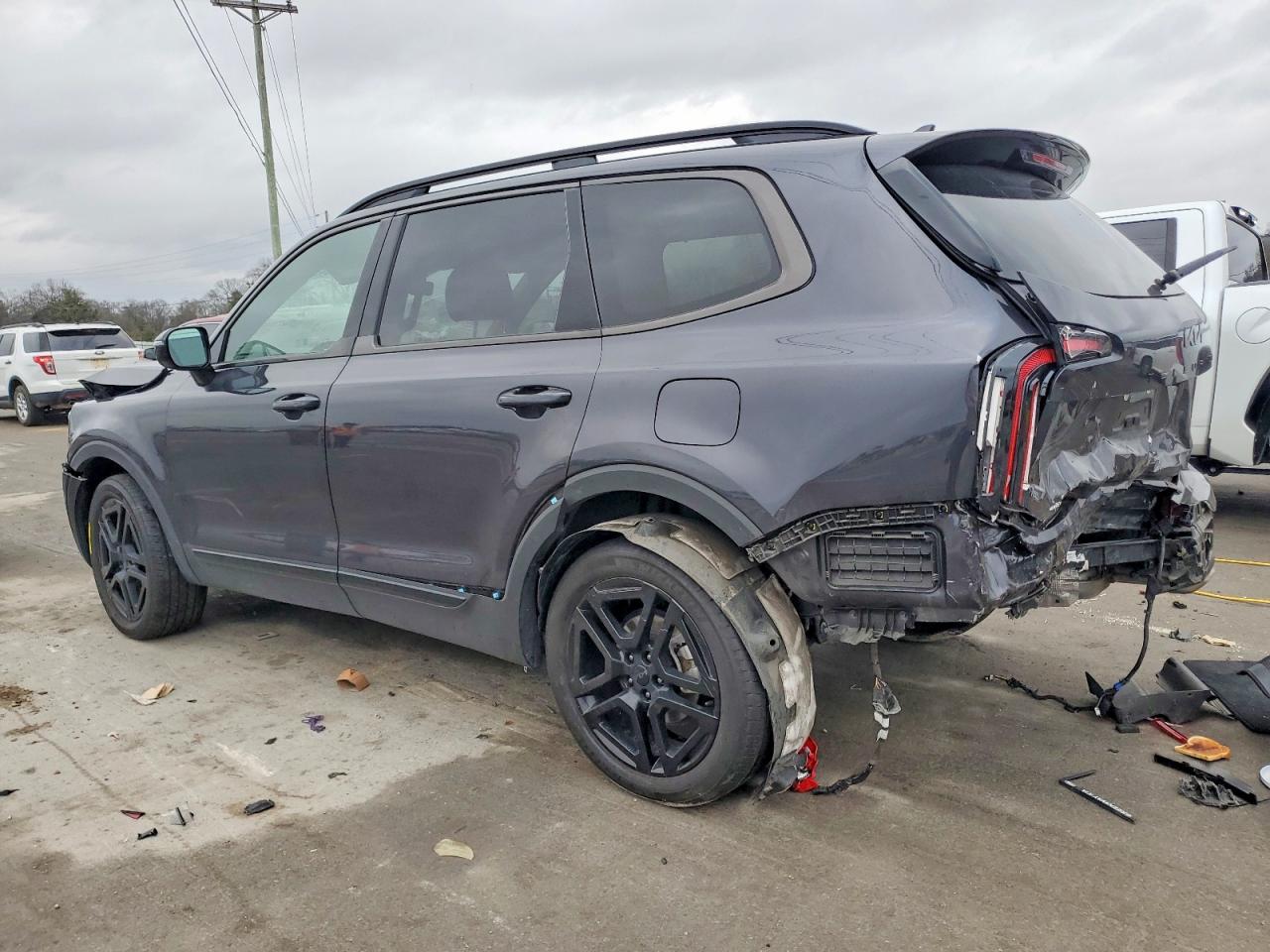 2025 KIA TELLURIDE SX photo 2