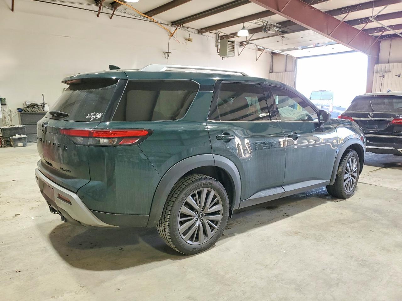 2023 NISSAN PATHFINDER SL photo 3