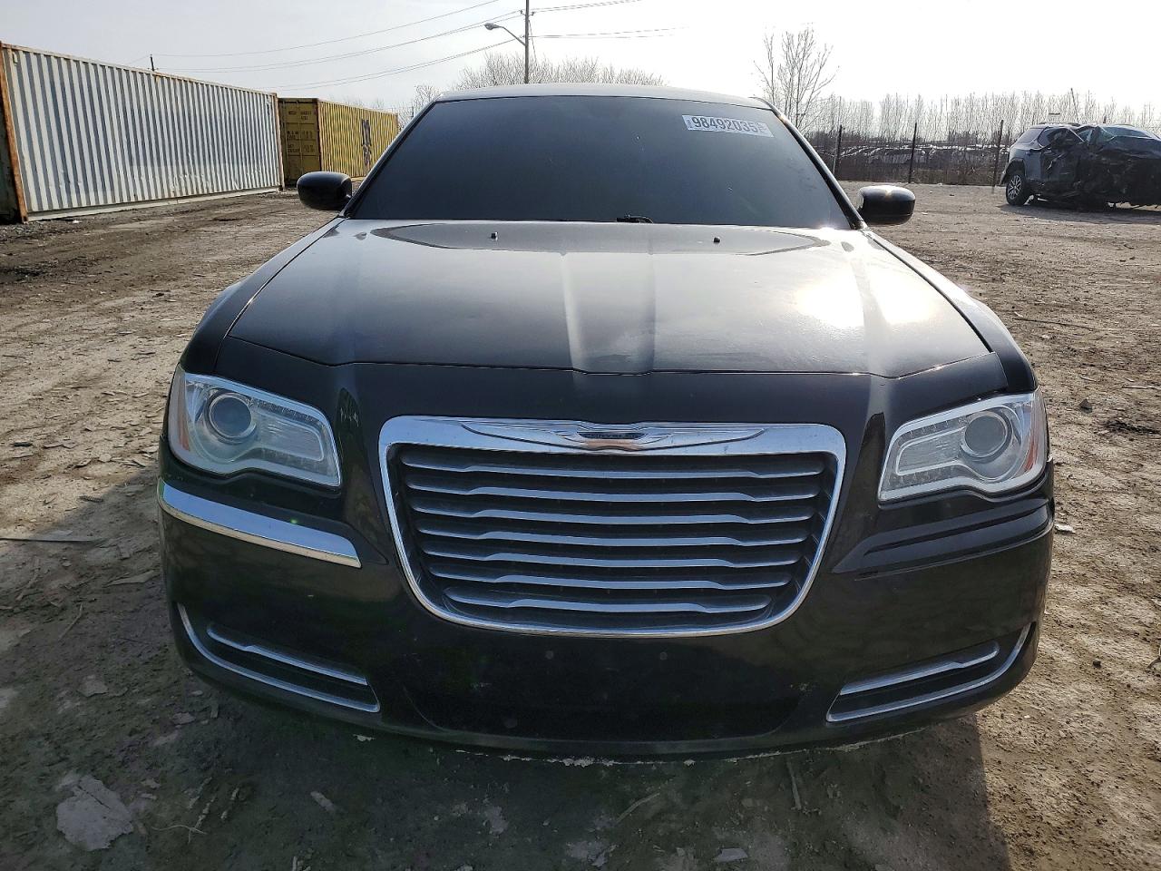 2014 CHRYSLER 300 photo 5