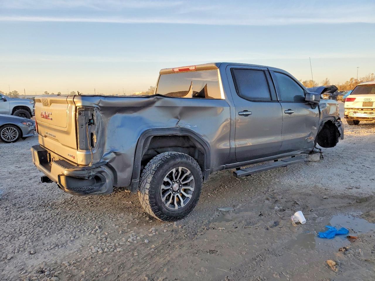 2021 GMC SIERRA K1500 AT4 photo 3