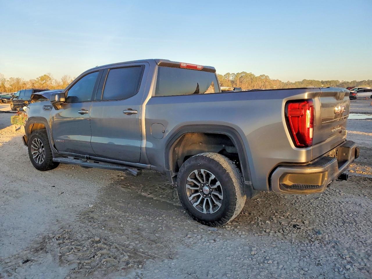 2021 GMC SIERRA K1500 AT4 photo 2