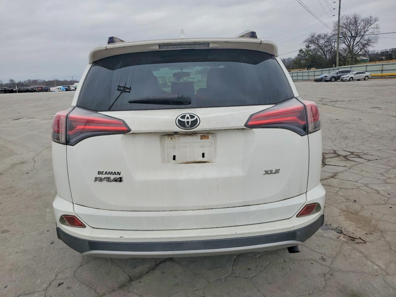 2016 TOYOTA RAV4 XLE photo 6