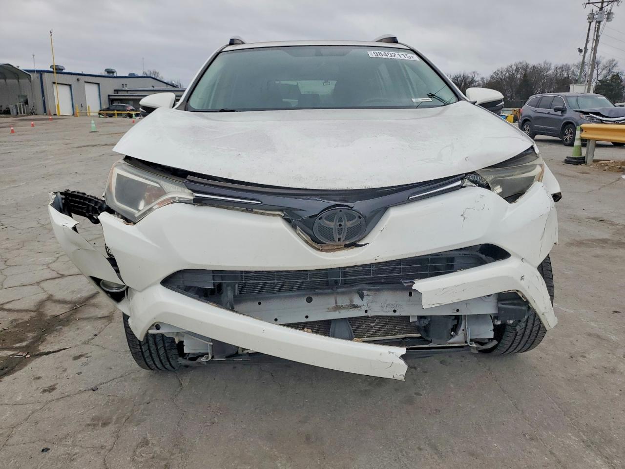 2016 TOYOTA RAV4 XLE photo 5