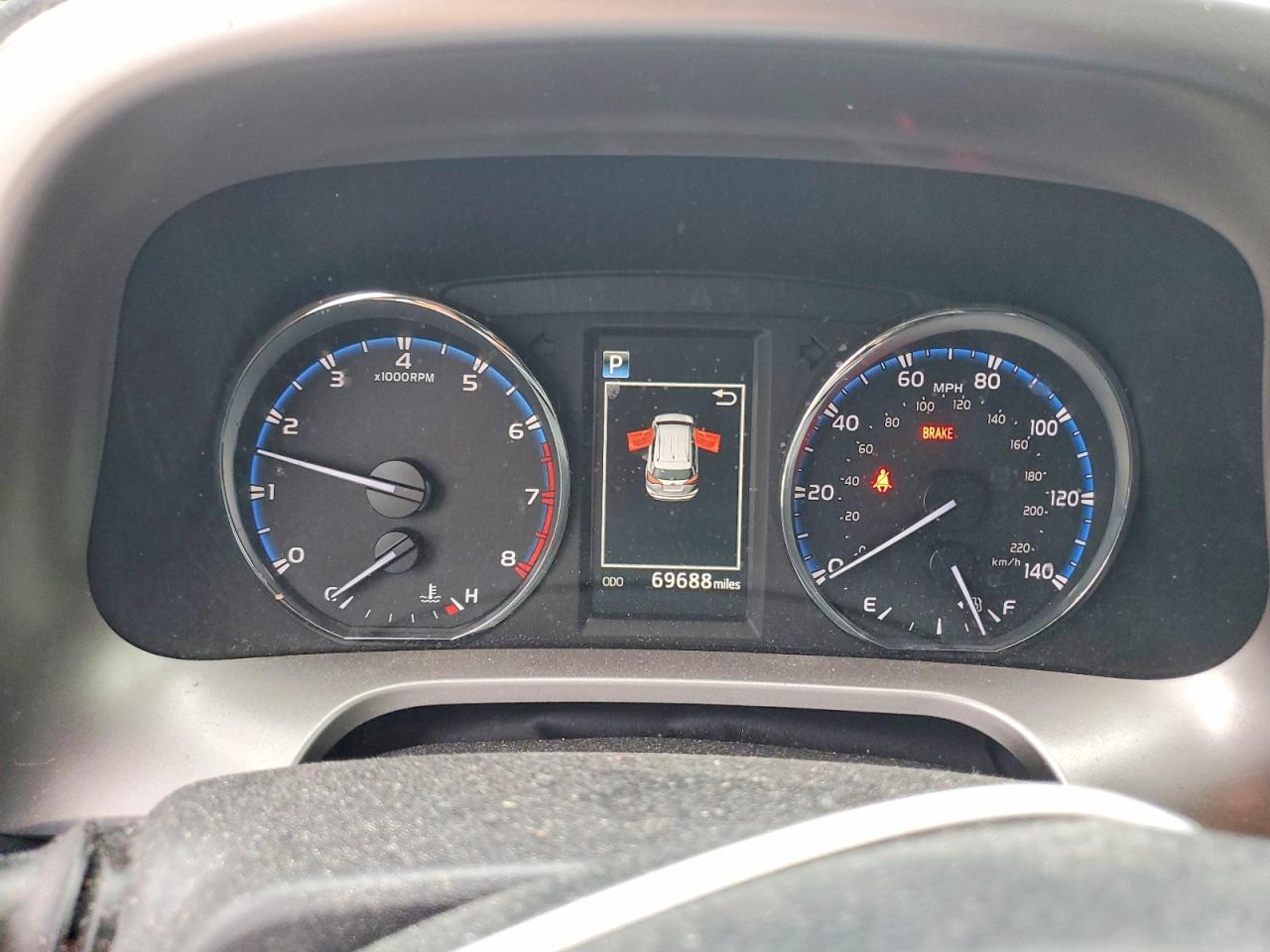 2016 TOYOTA RAV4 XLE photo 9