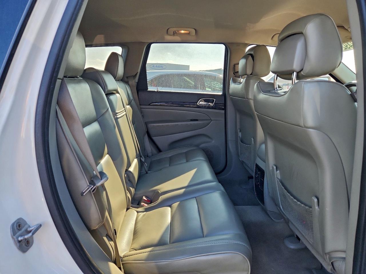 2011 JEEP GRAND CHEROKEE LAREDO photo 10