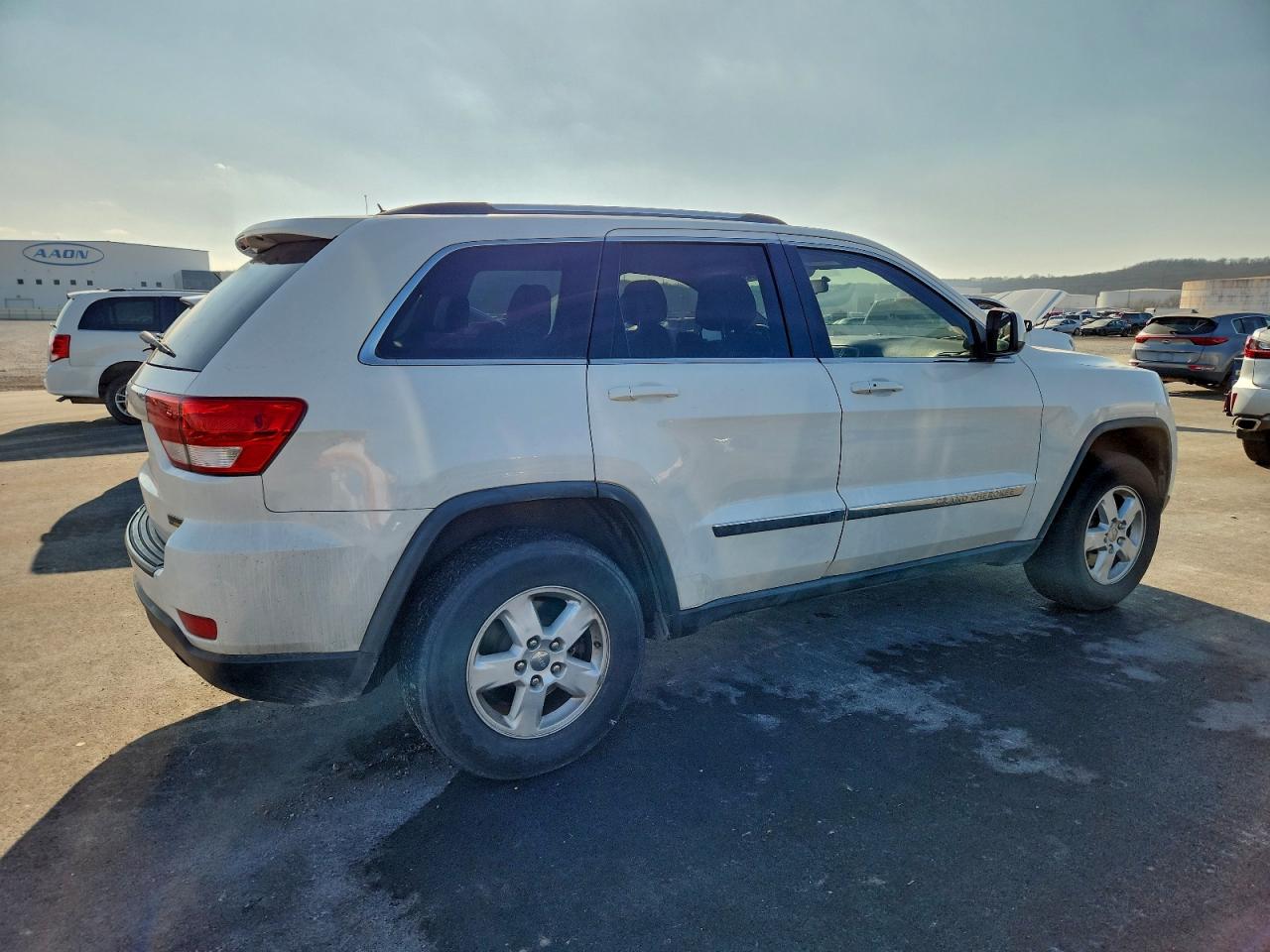 2011 JEEP GRAND CHEROKEE LAREDO photo 3