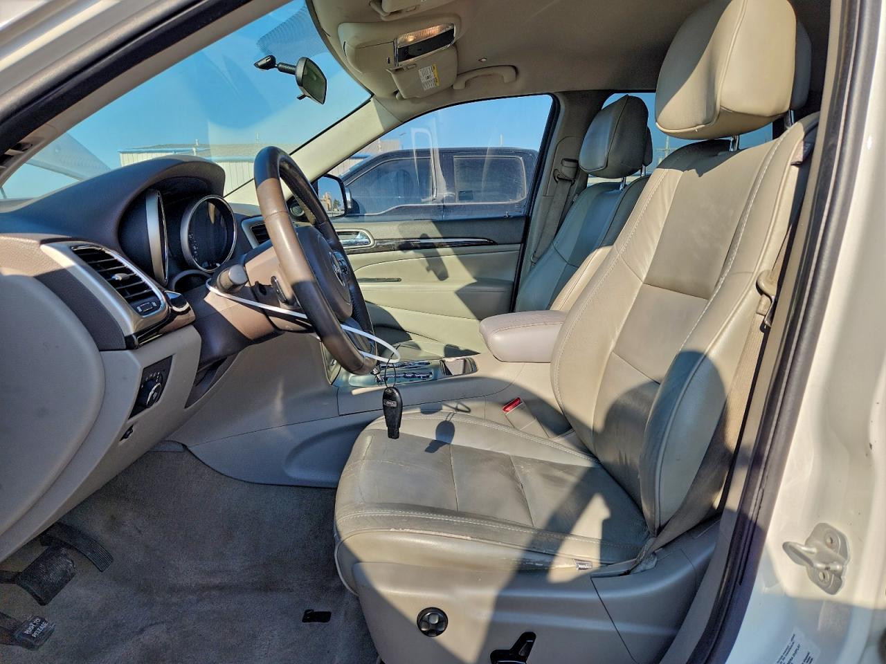 2011 JEEP GRAND CHEROKEE LAREDO photo 7