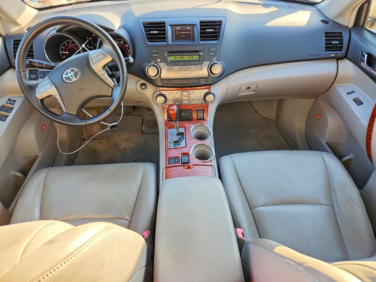 2009 TOYOTA HIGHLANDER LIMITED photo 8