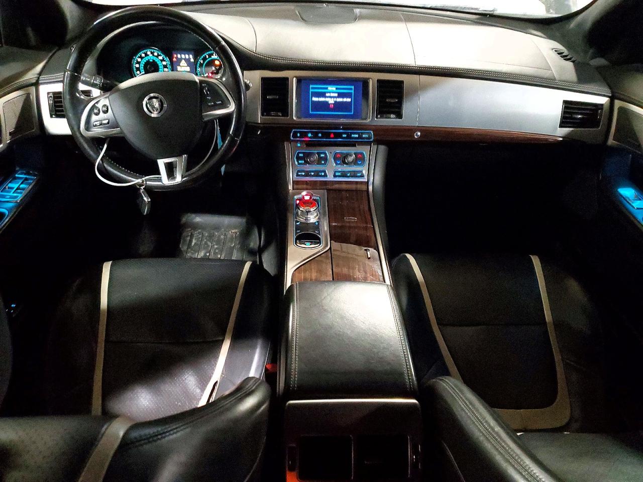 2013 JAGUAR XF photo 8