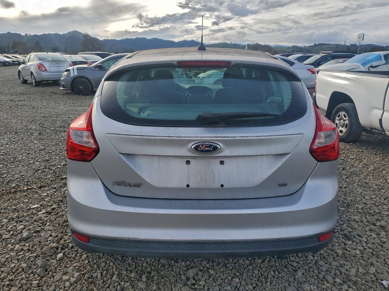 2014 FORD FOCUS SE photo 6