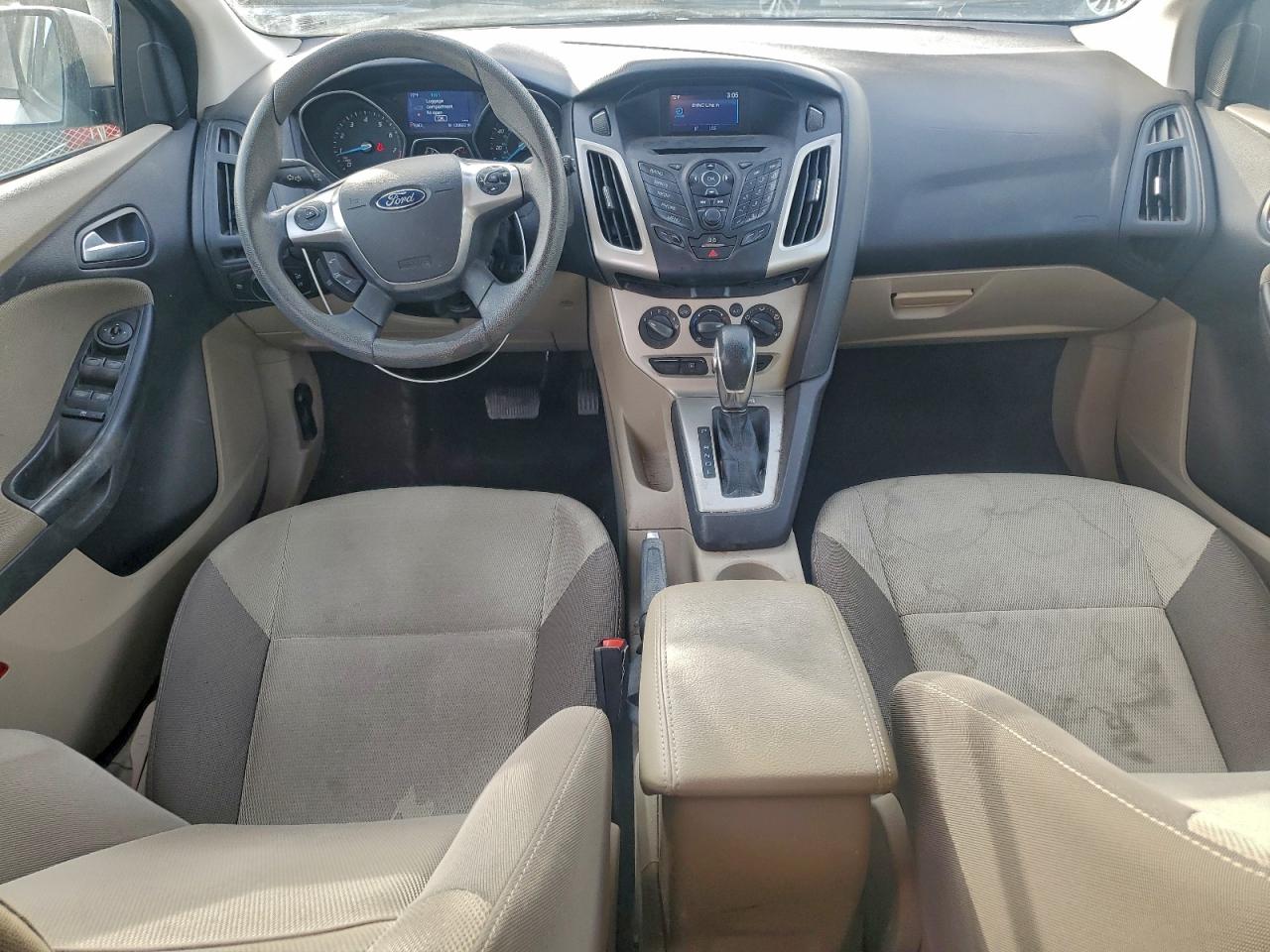 2014 FORD FOCUS SE photo 8