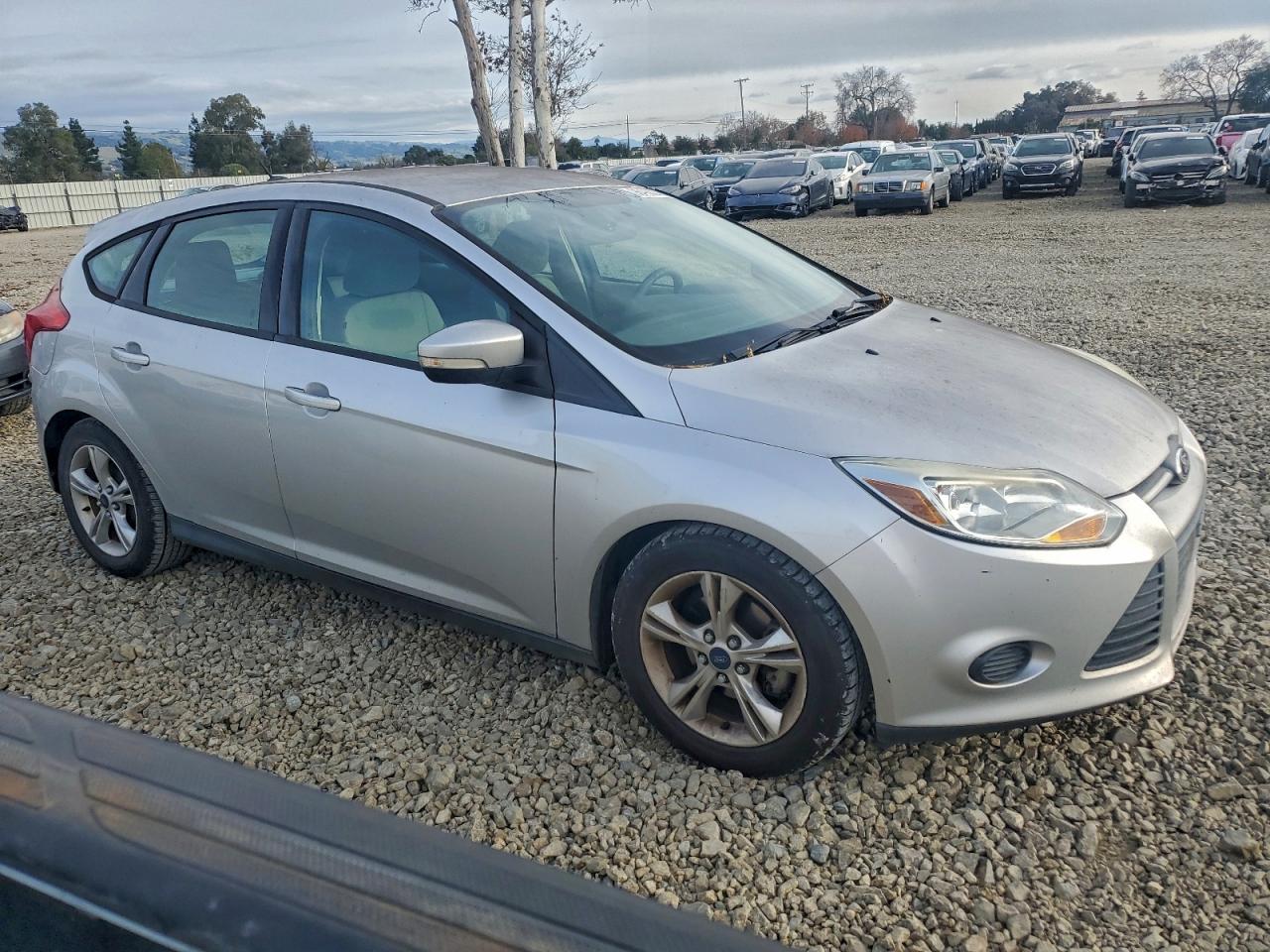 2014 FORD FOCUS SE photo 4