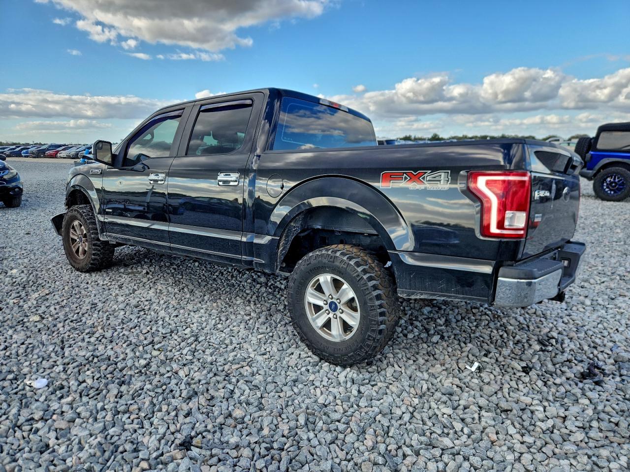 2015 FORD F150 SUPERCREW photo 2