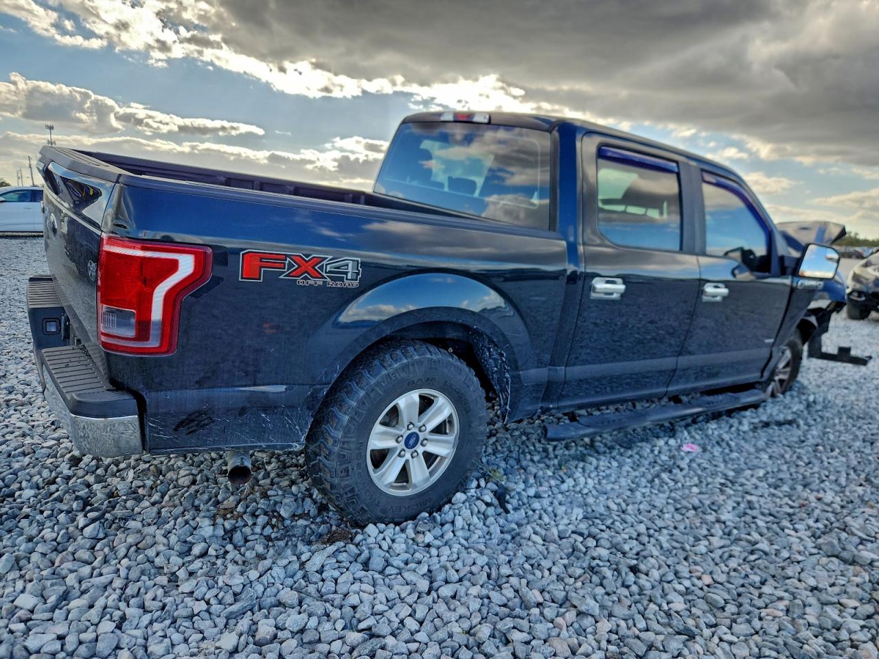2015 FORD F150 SUPERCREW photo 3