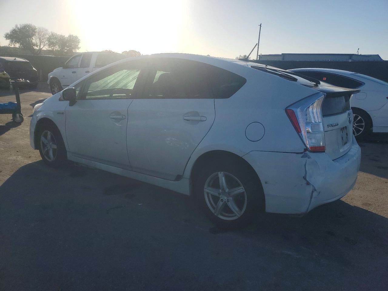 2011 TOYOTA PRIUS photo 3