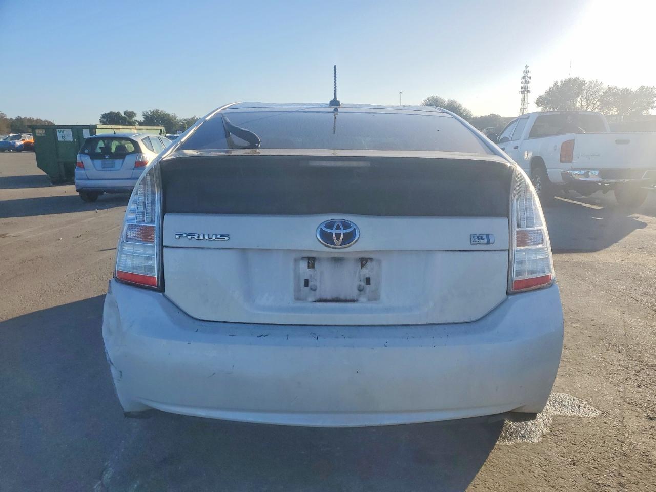 2011 TOYOTA PRIUS photo 11