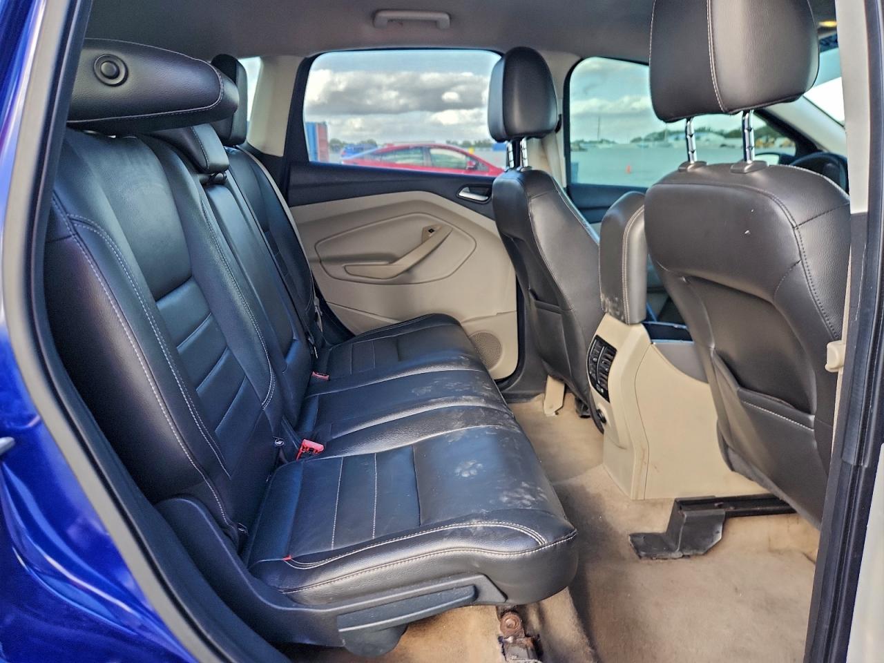 2016 FORD ESCAPE SE photo 11