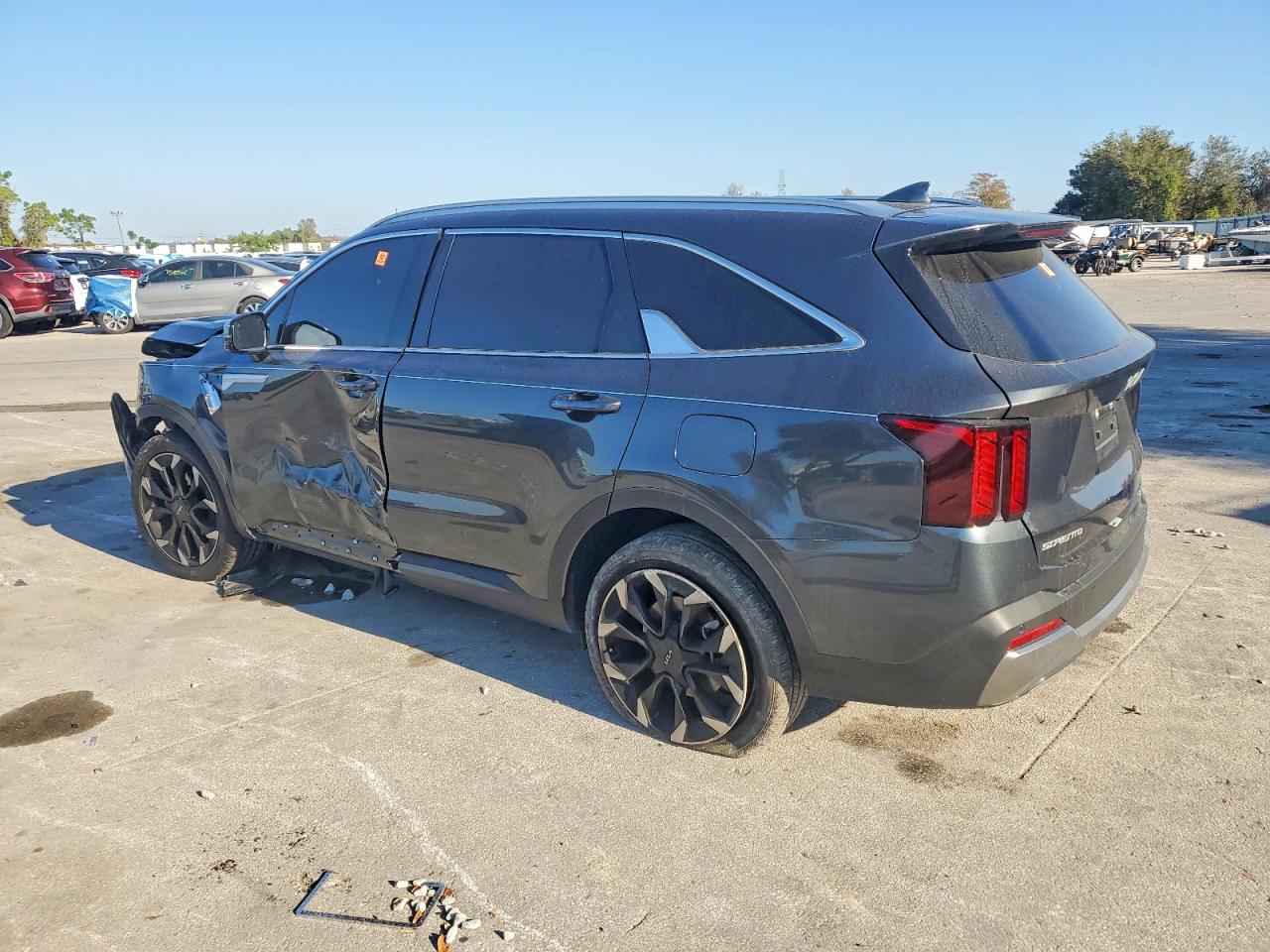 2024 KIA SORENTO EX photo 2