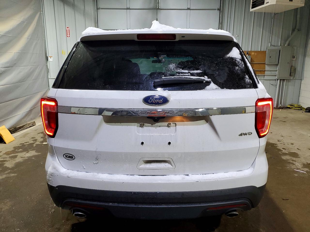 2016 FORD EXPLORER photo 6