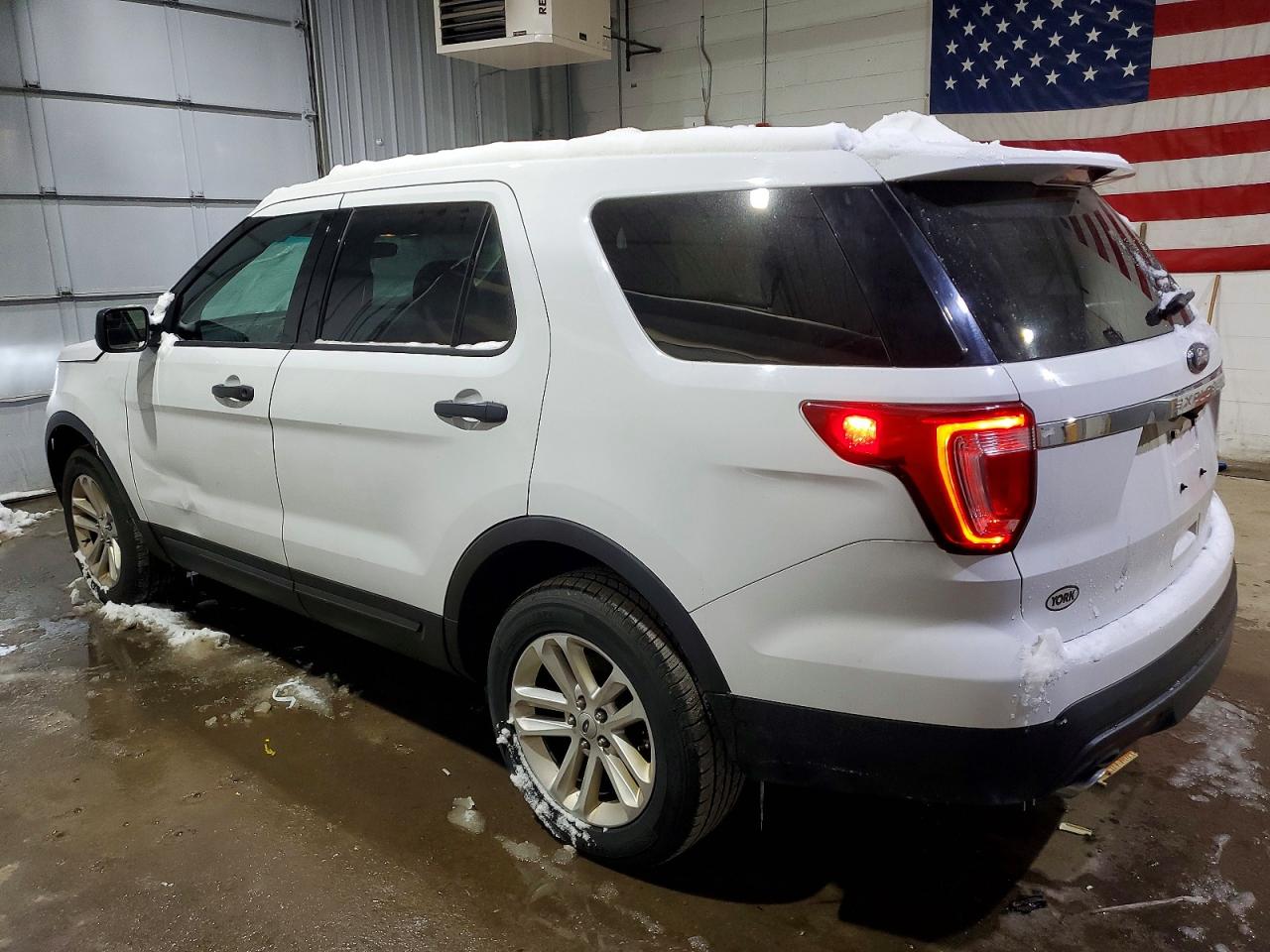 2016 FORD EXPLORER photo 2