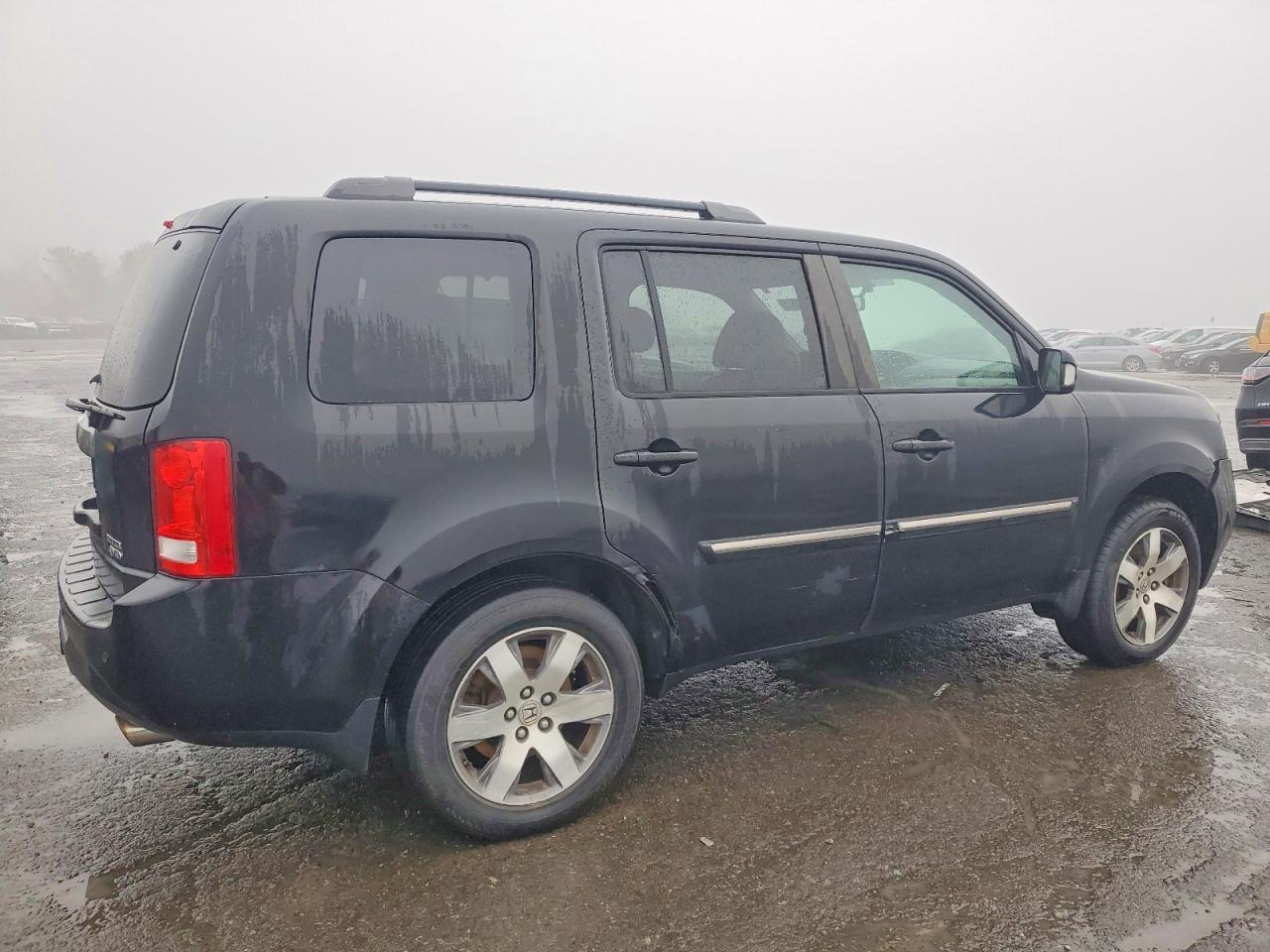 2013 HONDA PILOT photo 5