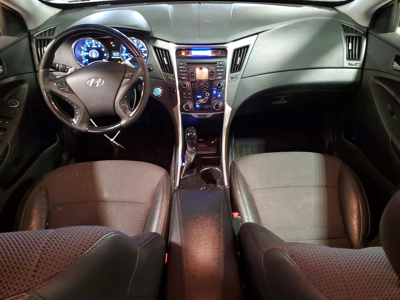 2012 HYUNDAI SONATA SE photo 8
