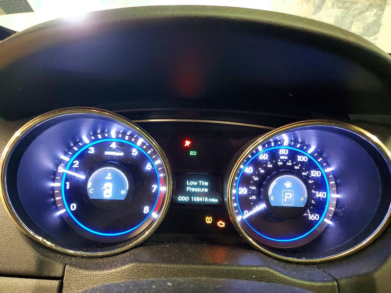 2012 HYUNDAI SONATA SE photo 9
