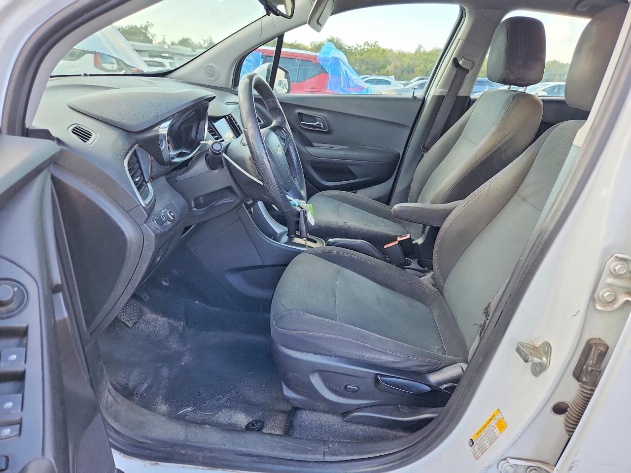 2020 CHEVROLET TRAX LS photo 13