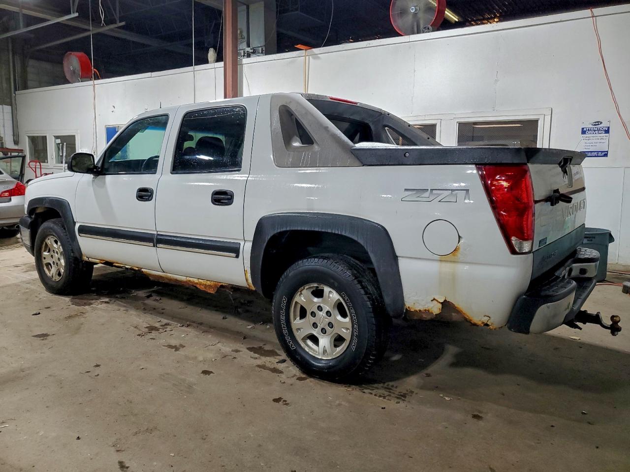 2004 CHEVROLET AVALANCHE K1500 photo 2
