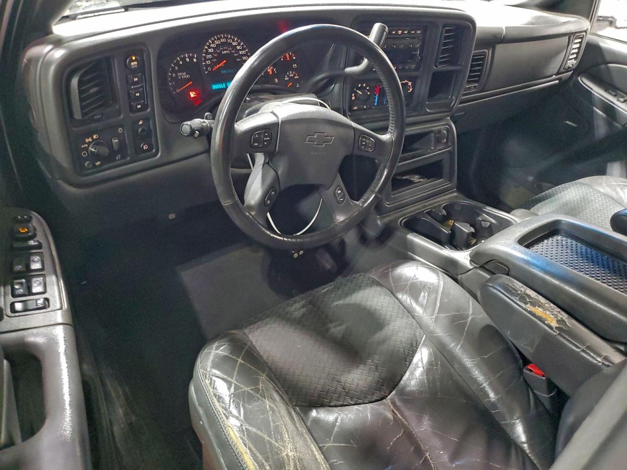 2004 CHEVROLET AVALANCHE K1500 photo 8