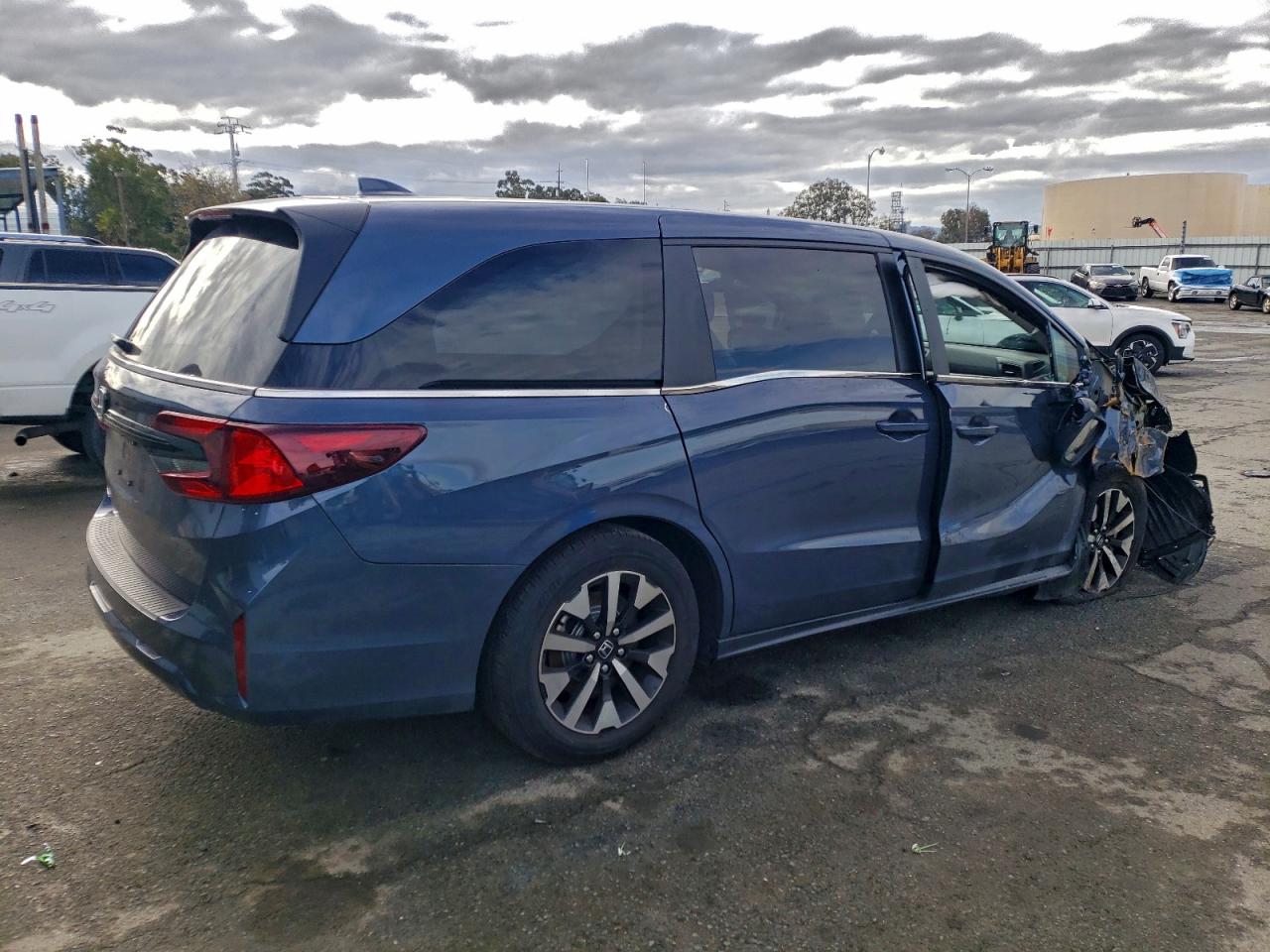 2025 HONDA ODYSSEY EXL photo 3