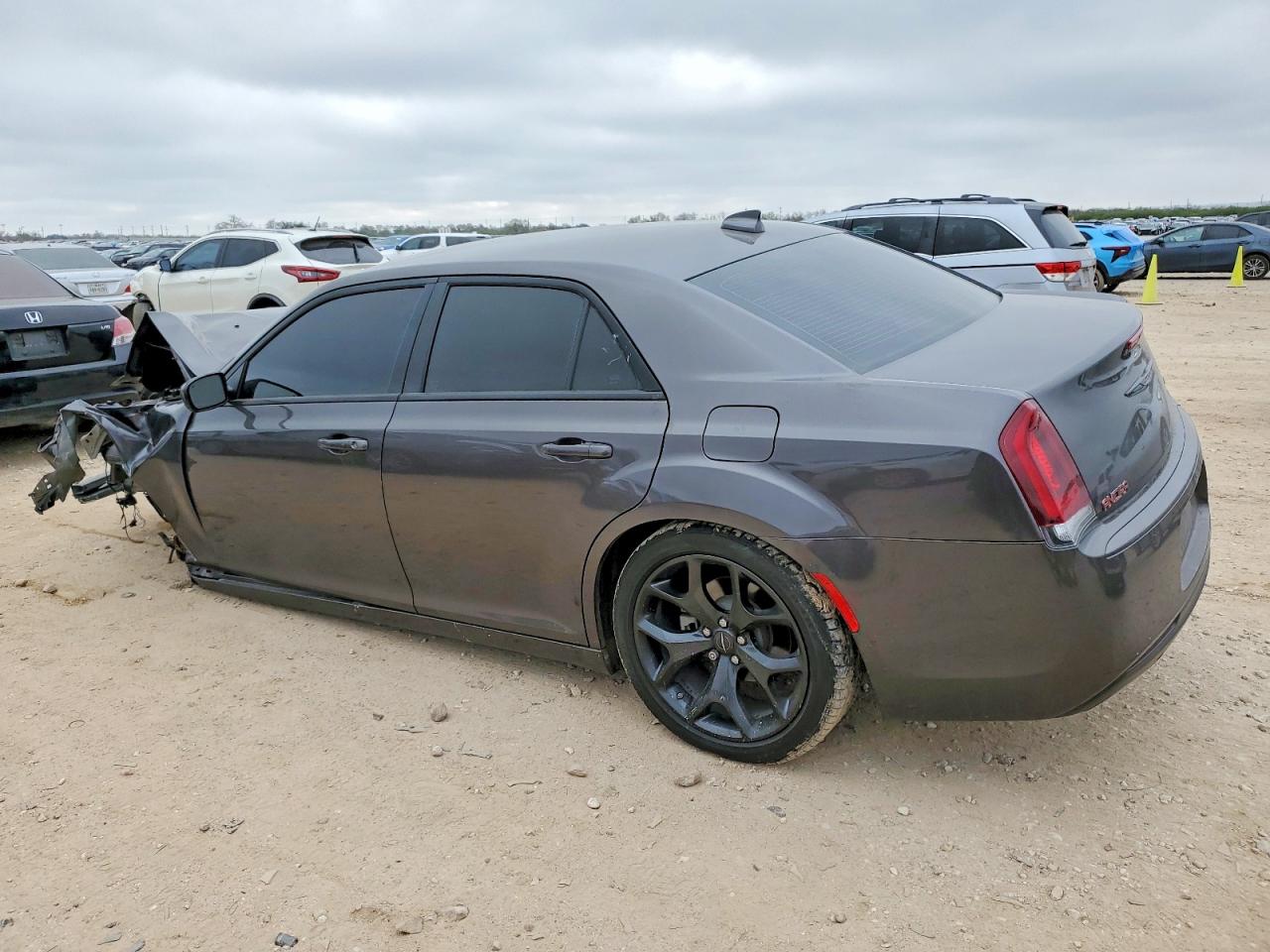 2023 CHRYSLER 300 TOURING photo 3