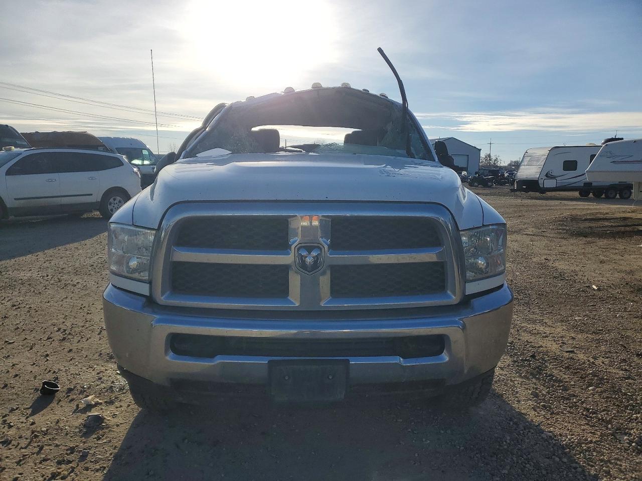 2018 RAM 3500 TRUCK CAB AND CHASSIS photo 5