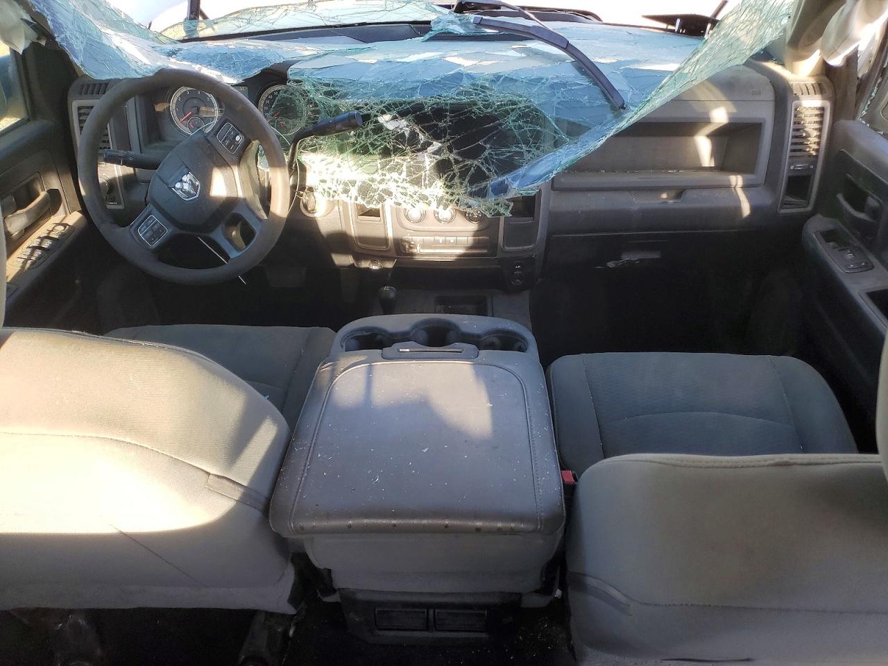 2018 RAM 3500 TRUCK CAB AND CHASSIS photo 8