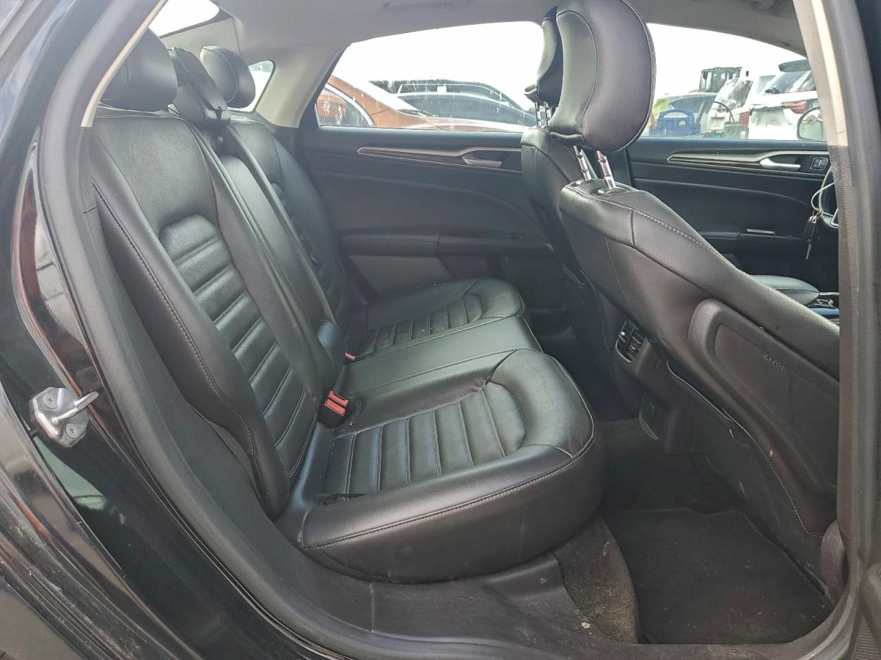 2016 FORD FUSION SE photo 10