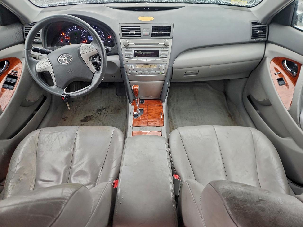 2010 TOYOTA CAMRY BASE photo 8