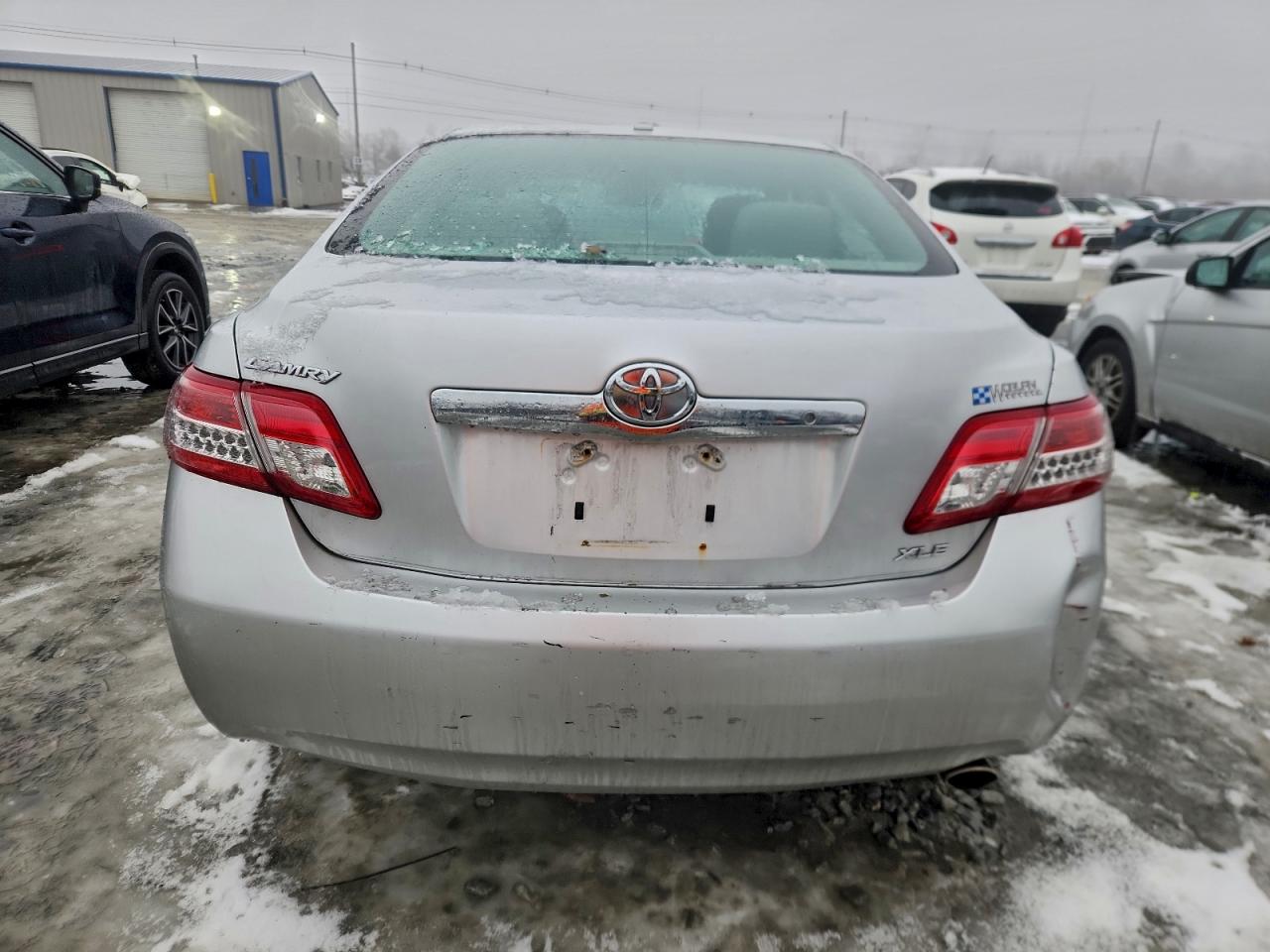 2010 TOYOTA CAMRY BASE photo 6
