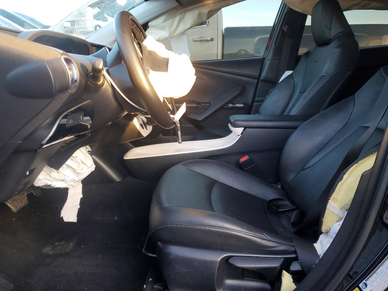 2016 TOYOTA PRIUS photo 13