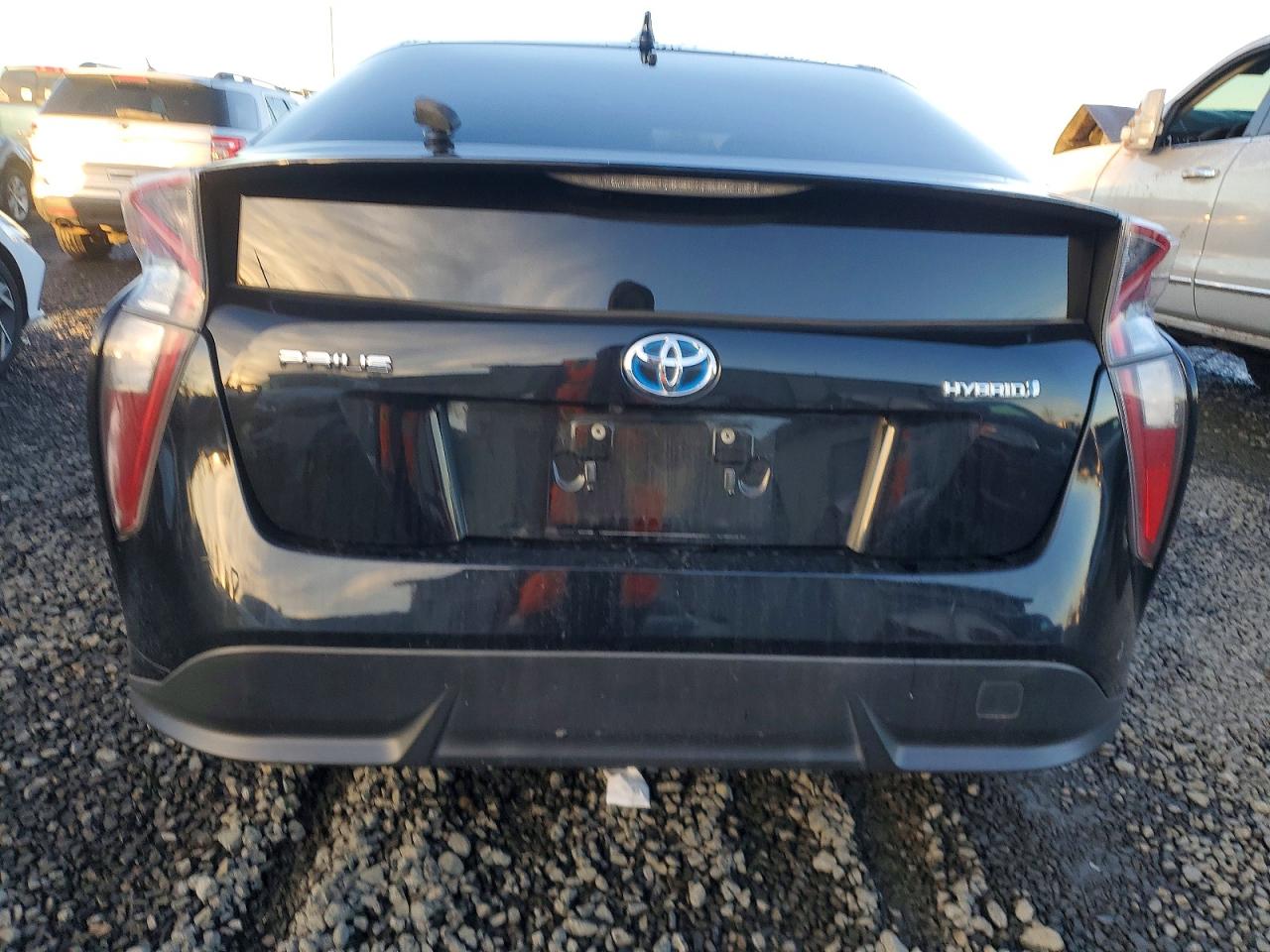 2016 TOYOTA PRIUS photo 11