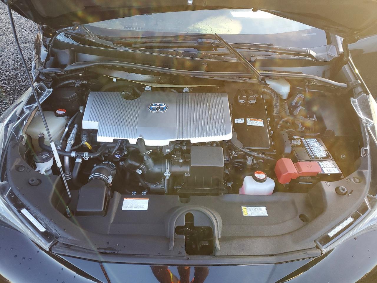 2016 TOYOTA PRIUS photo 21