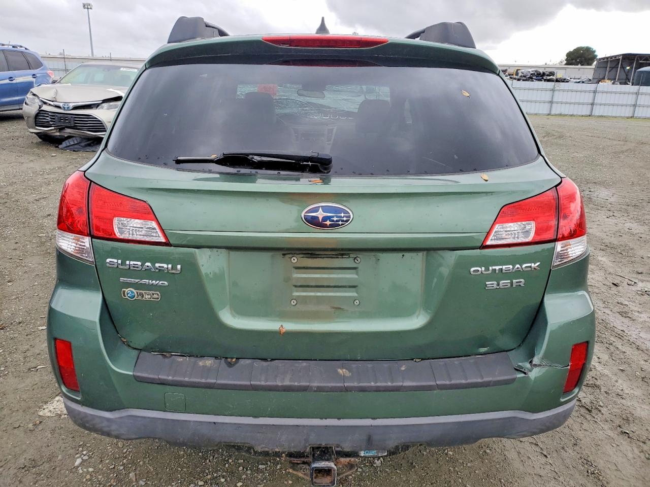 2011 SUBARU OUTBACK 3.6R LIMITED photo 6