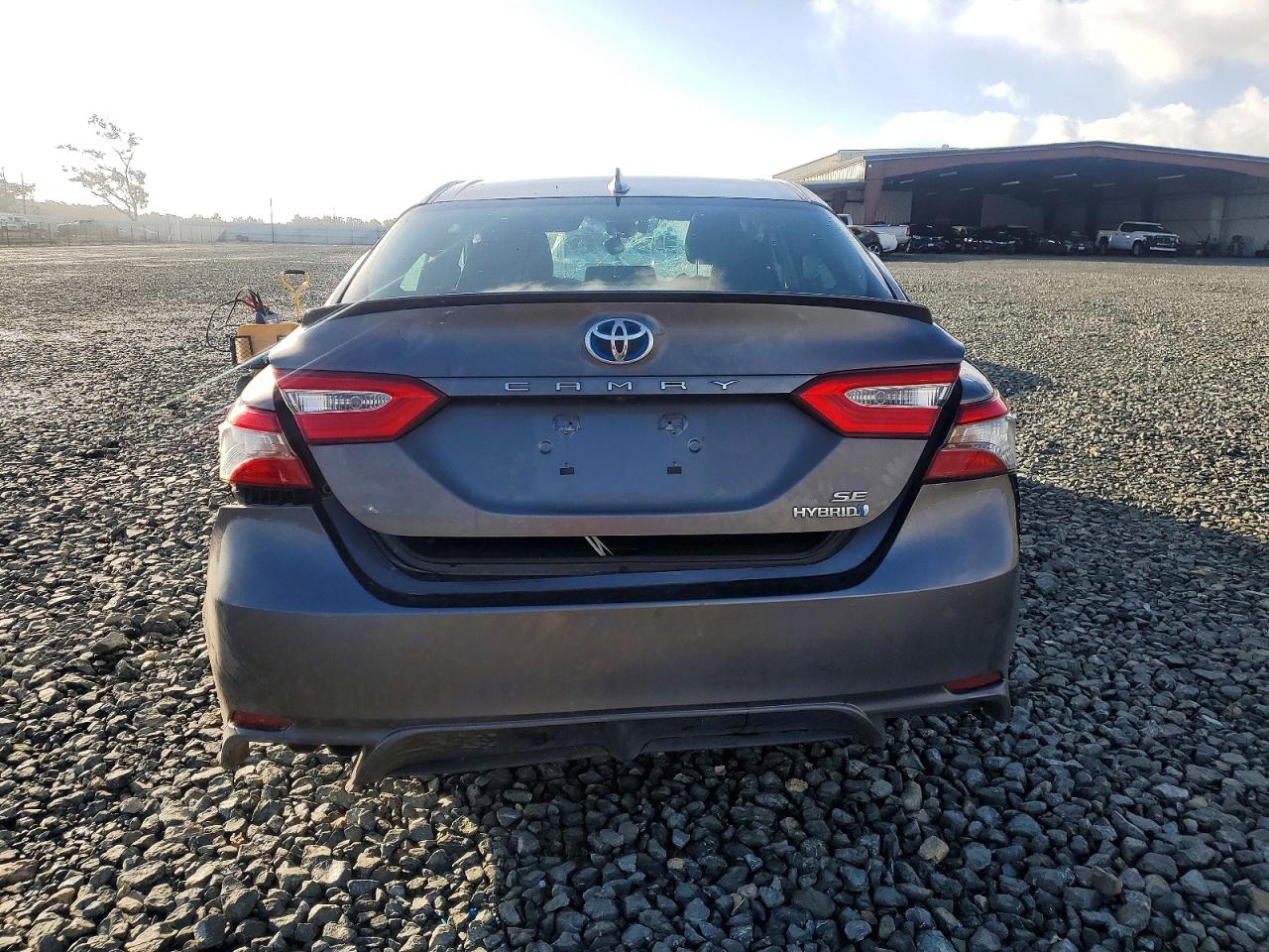 2019 TOYOTA CAMRY HYBRID photo 6