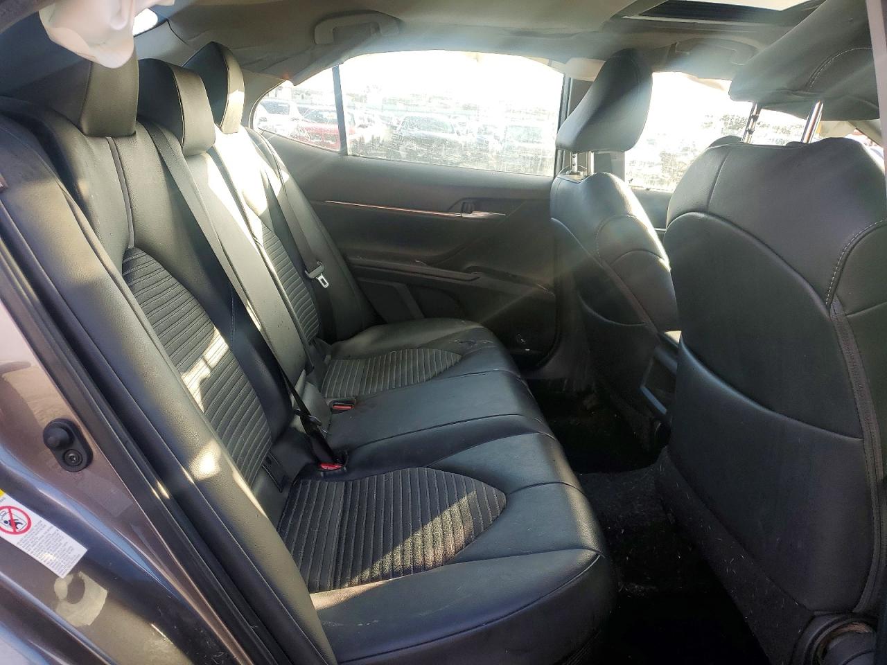 2019 TOYOTA CAMRY HYBRID photo 10