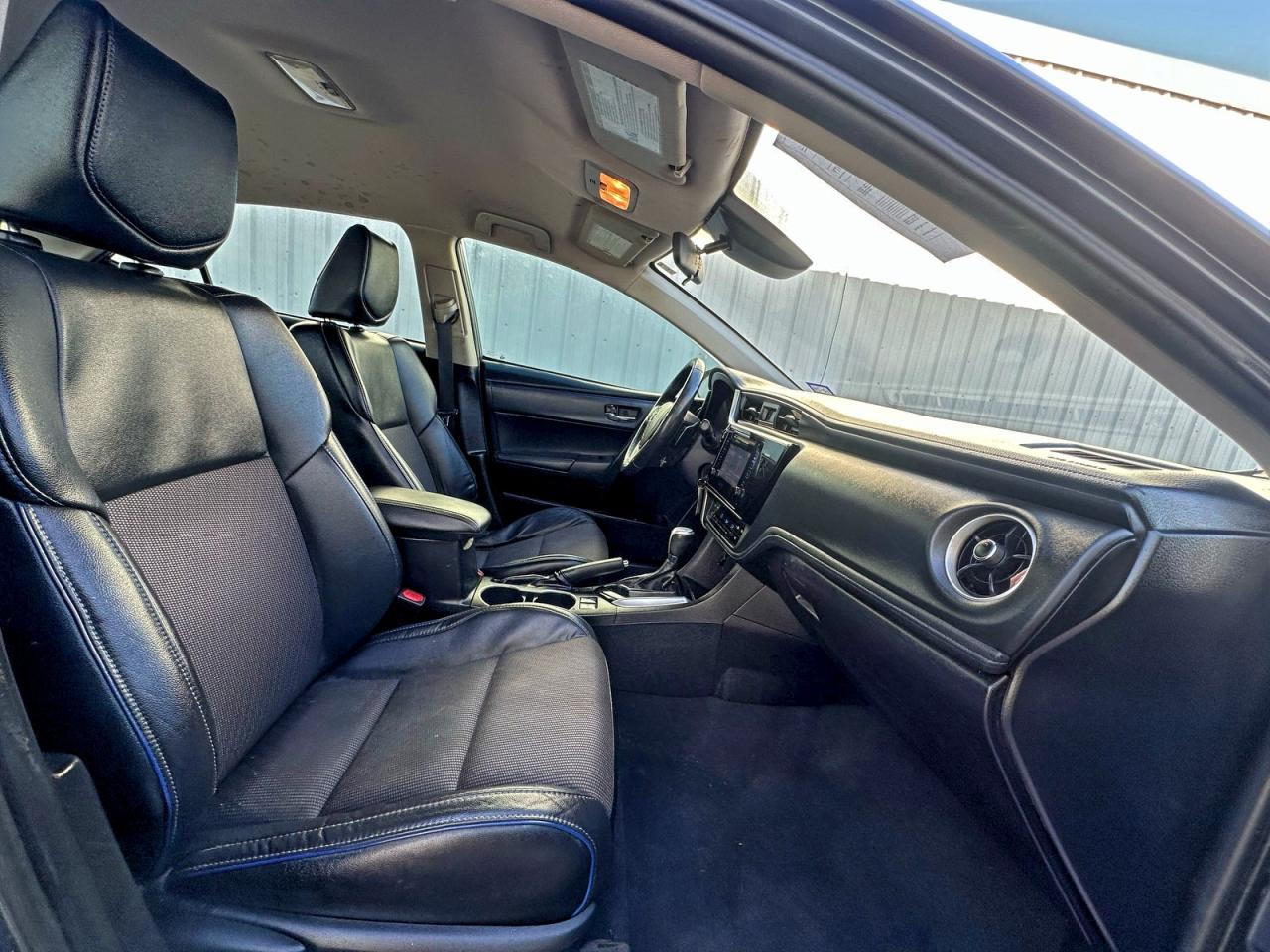 2017 TOYOTA COROLLA L photo 9