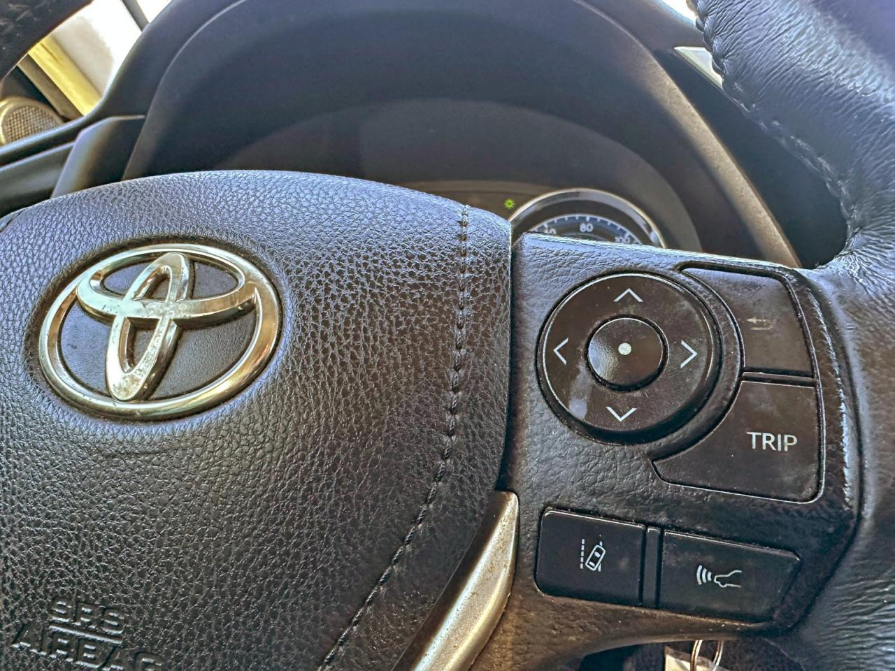 2017 TOYOTA COROLLA L photo 25